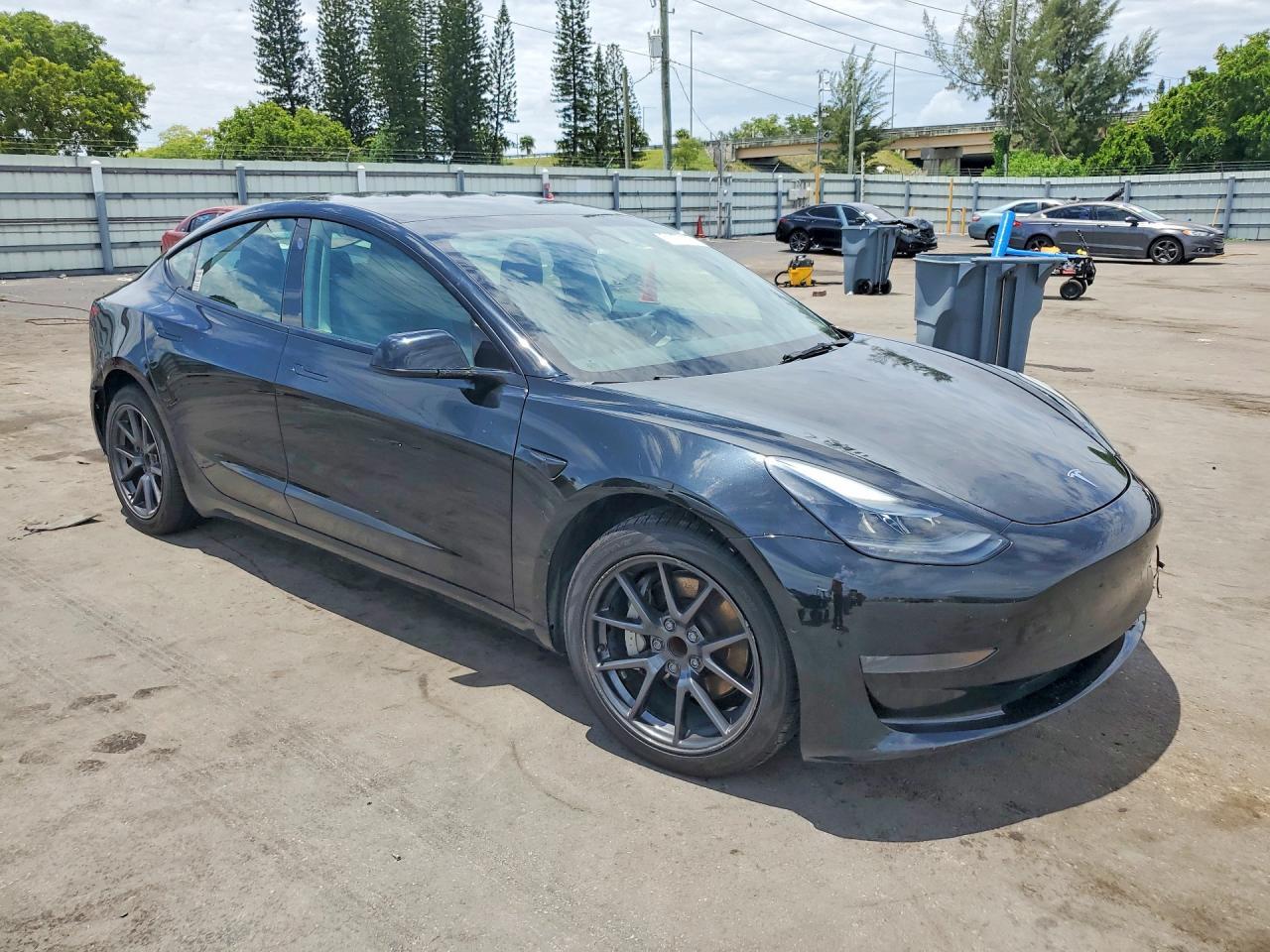 2022 Tesla Model 3 - Фото 4
