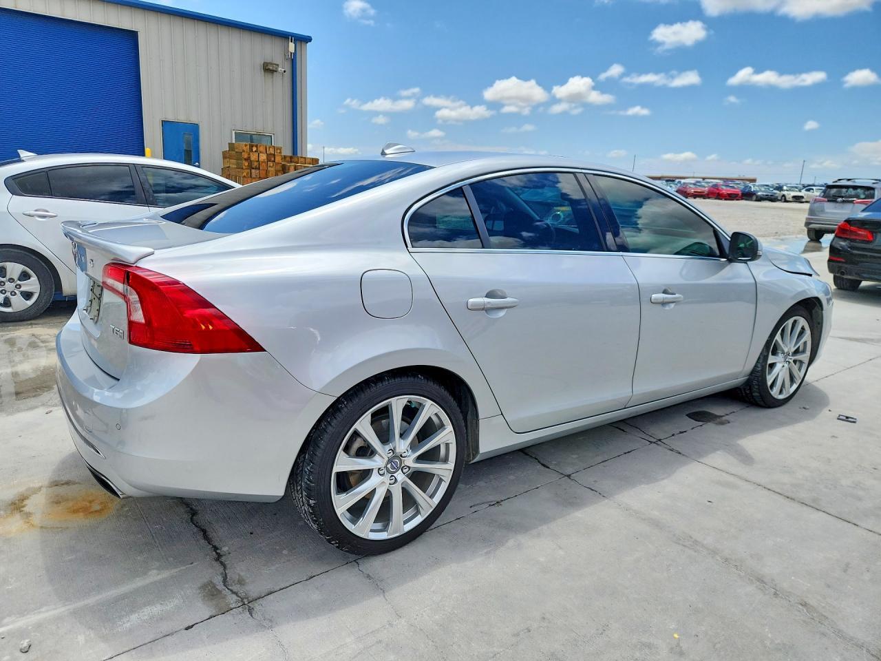 2017 Volvo S60 Platinum - Фото 3