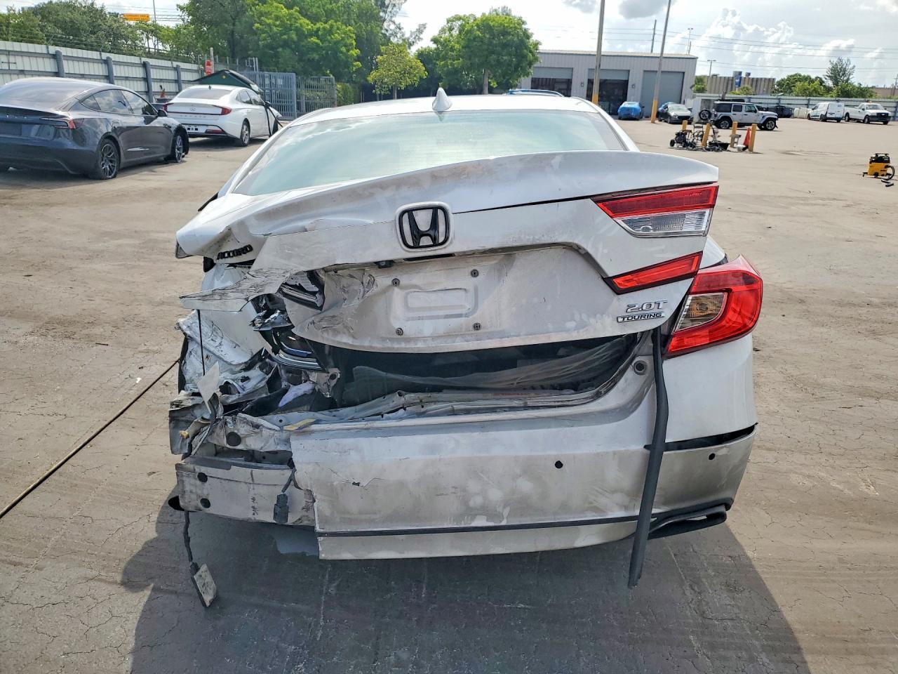 2018 Honda Accord Touring - Фото 6