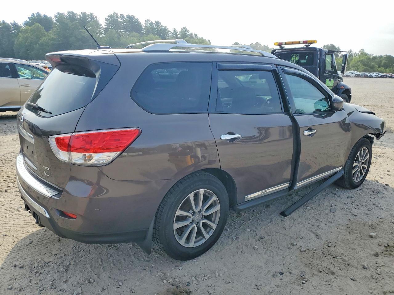 2015 Nissan Pathfinder Sl - Image 3