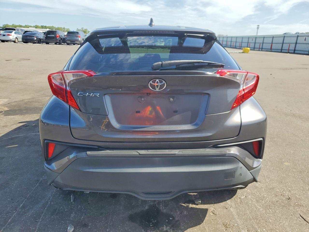 2019 Toyota C-Hr Xle - Image 6