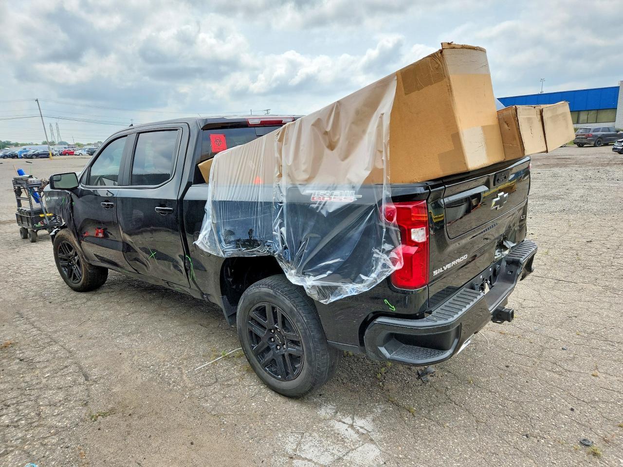 2025 Chevrolet Silverado K1500 Lt Trail Boss - Фото 2