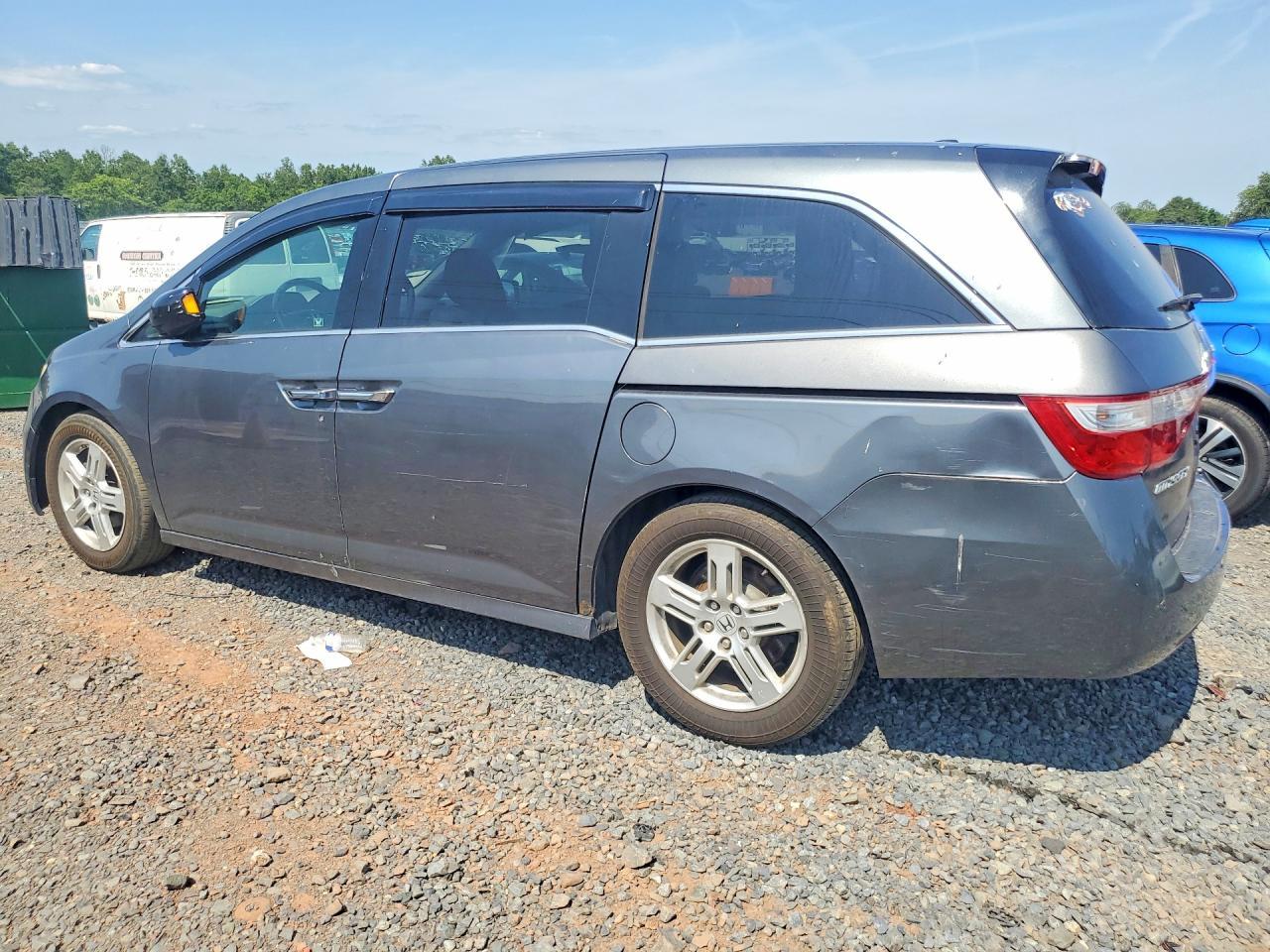 2011 Honda Odyssey Touring - Фото 2