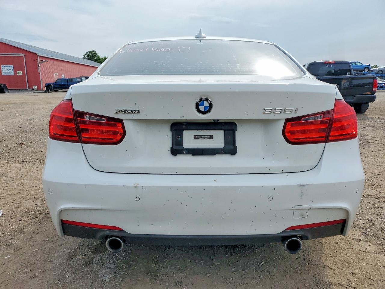 2015 BMW 335 Xi - Image 6