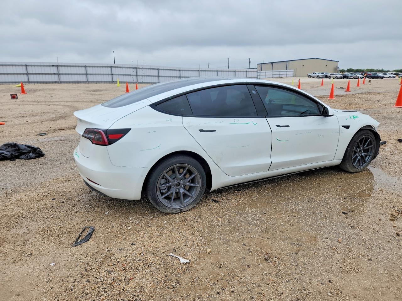 2021 Tesla Model 3 - Фото 3