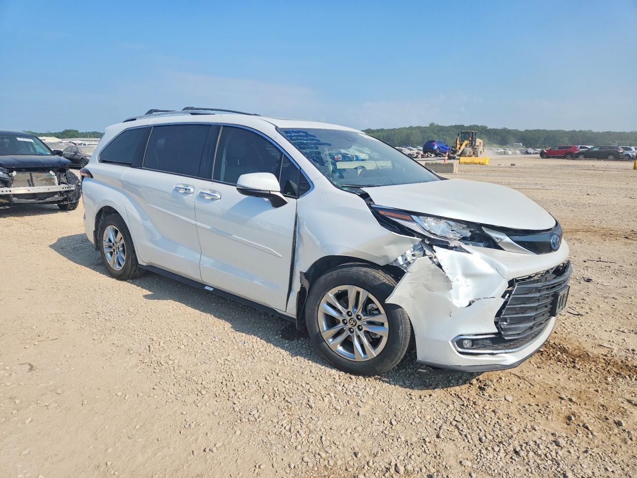 2022 Toyota Sienna Limited 7-Passenger - Фото 4