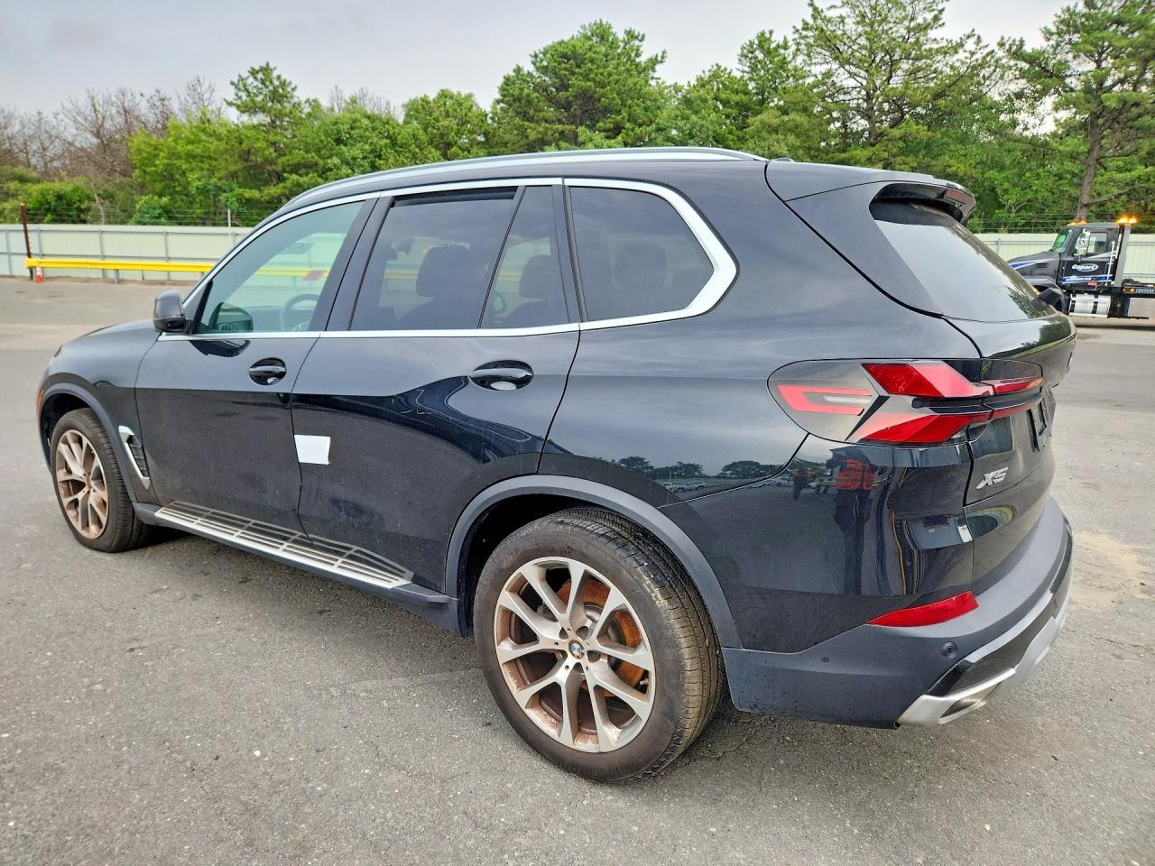 2024 BMW X5 xDrive40I - Image 2