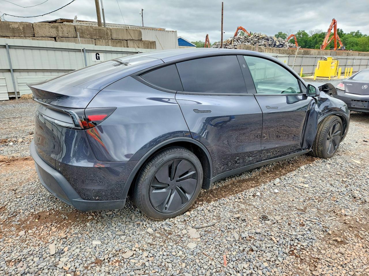 2026 Tesla Model Y - Фото 3