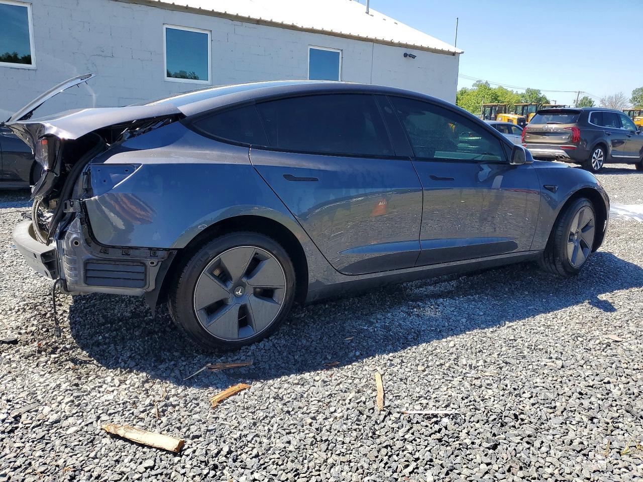 2023 Tesla Model 3 - Фото 3