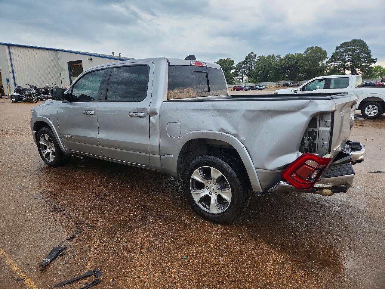 2019 Ram 1500 Laramie - Фото 2