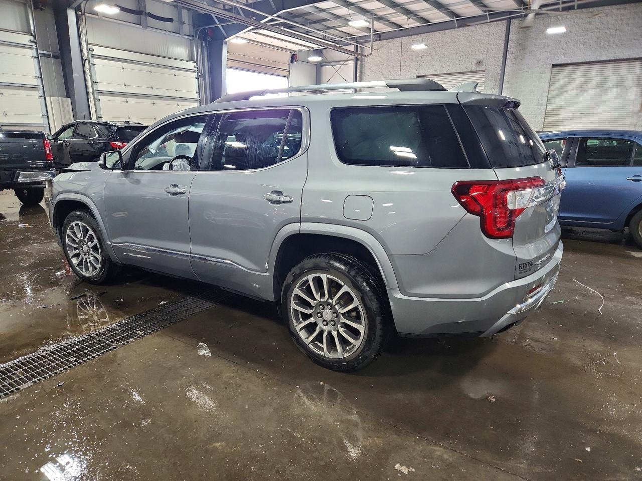 2023 GMC Acadia Denali - Фото 2