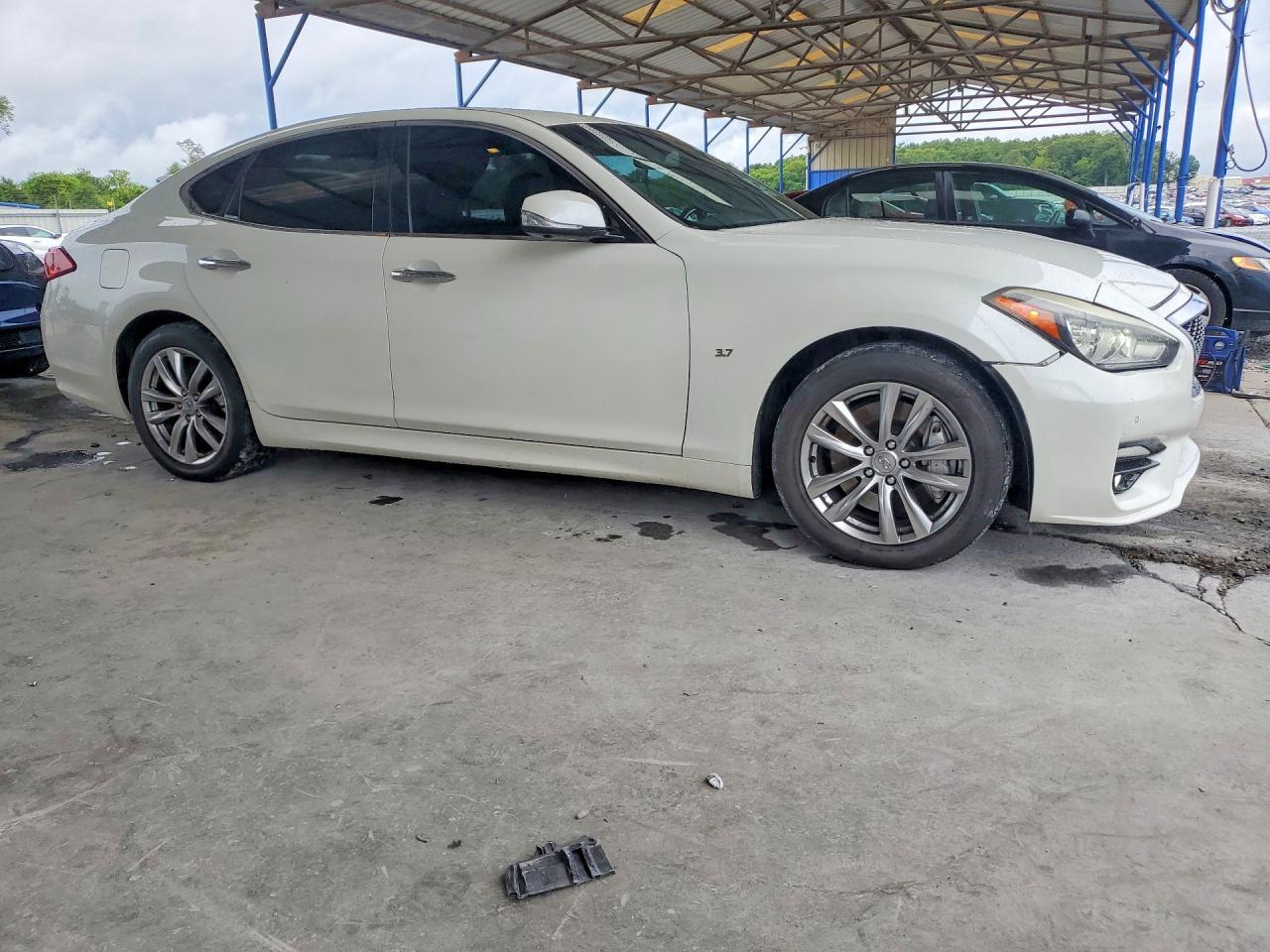 2017 Infiniti Q70 3.7 - Фото 4