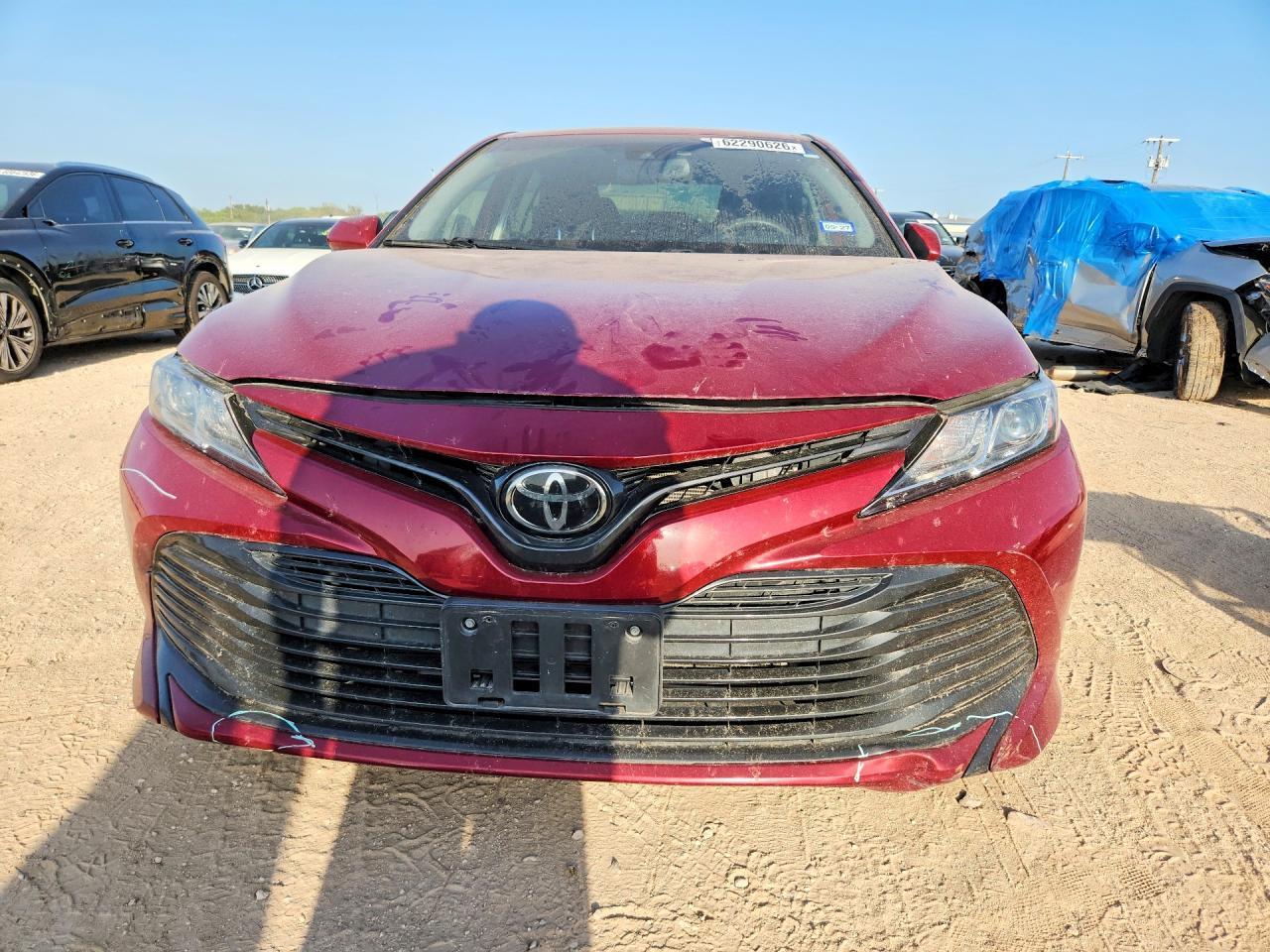 2020 Toyota Camry Le - Фото 5