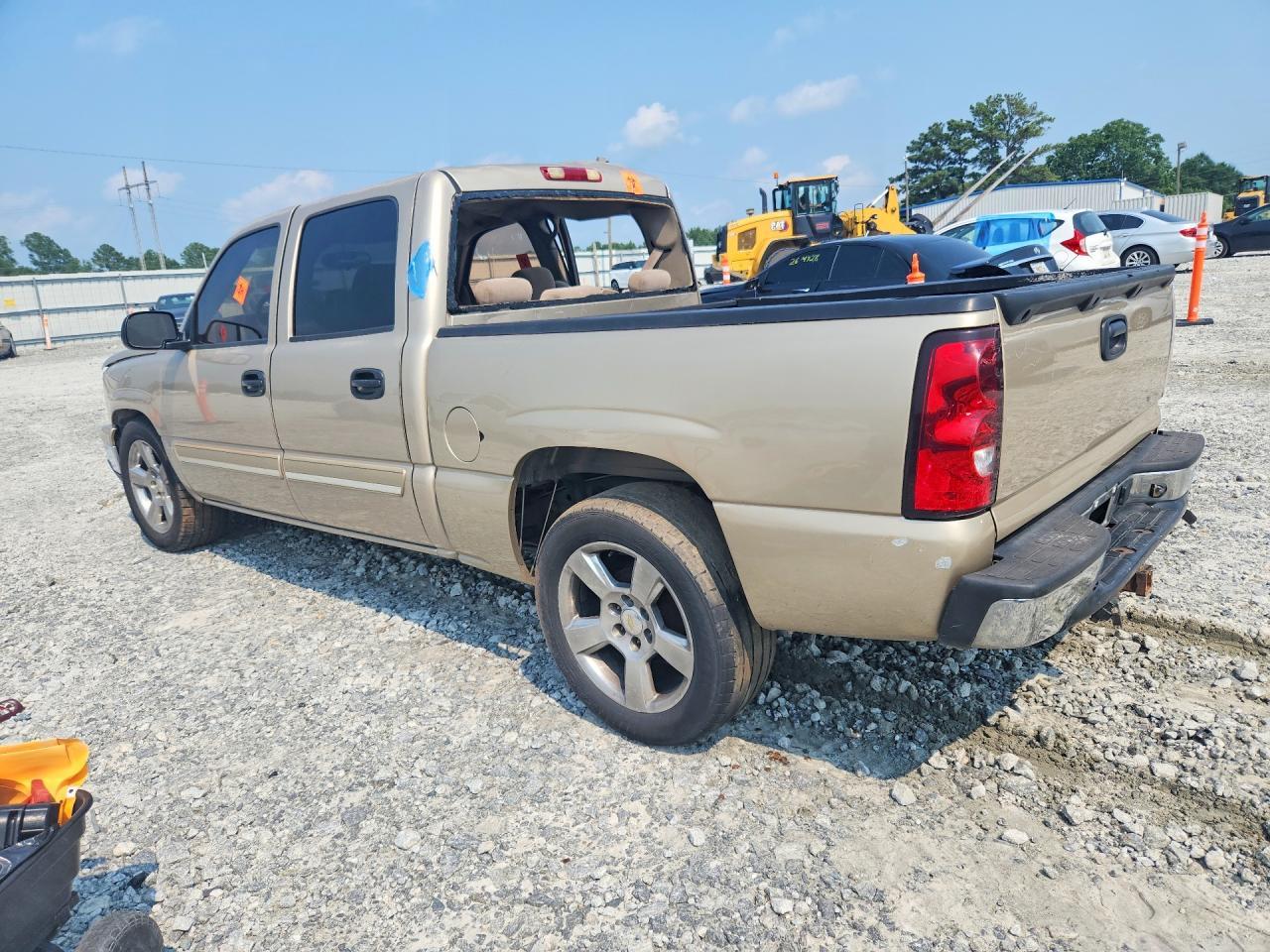 2007 Chevrolet Silverado C1500 Classic Crew Cab - Image 2