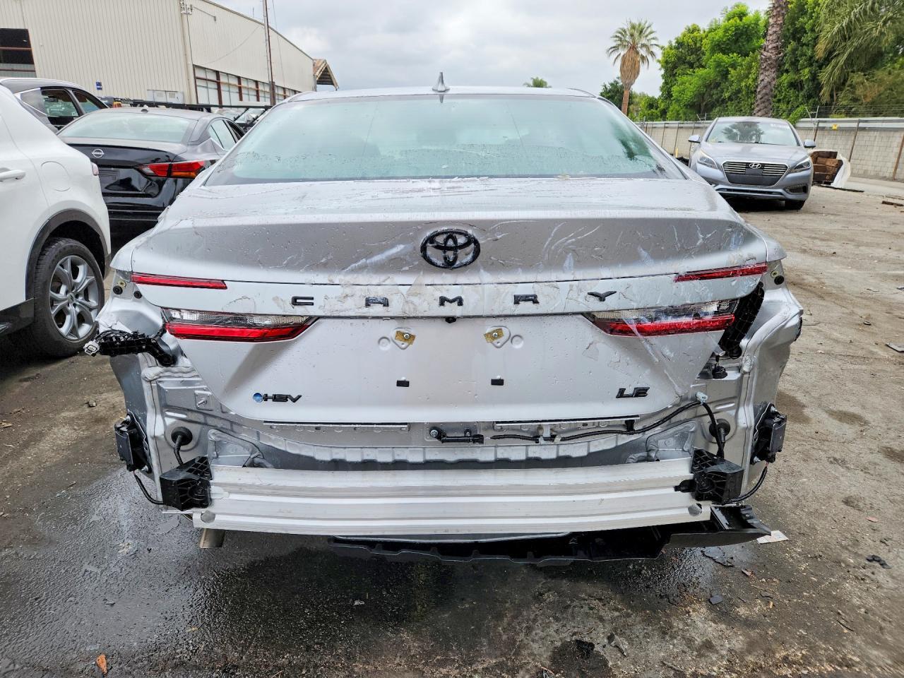 2025 Toyota Camry Le - Фото 6