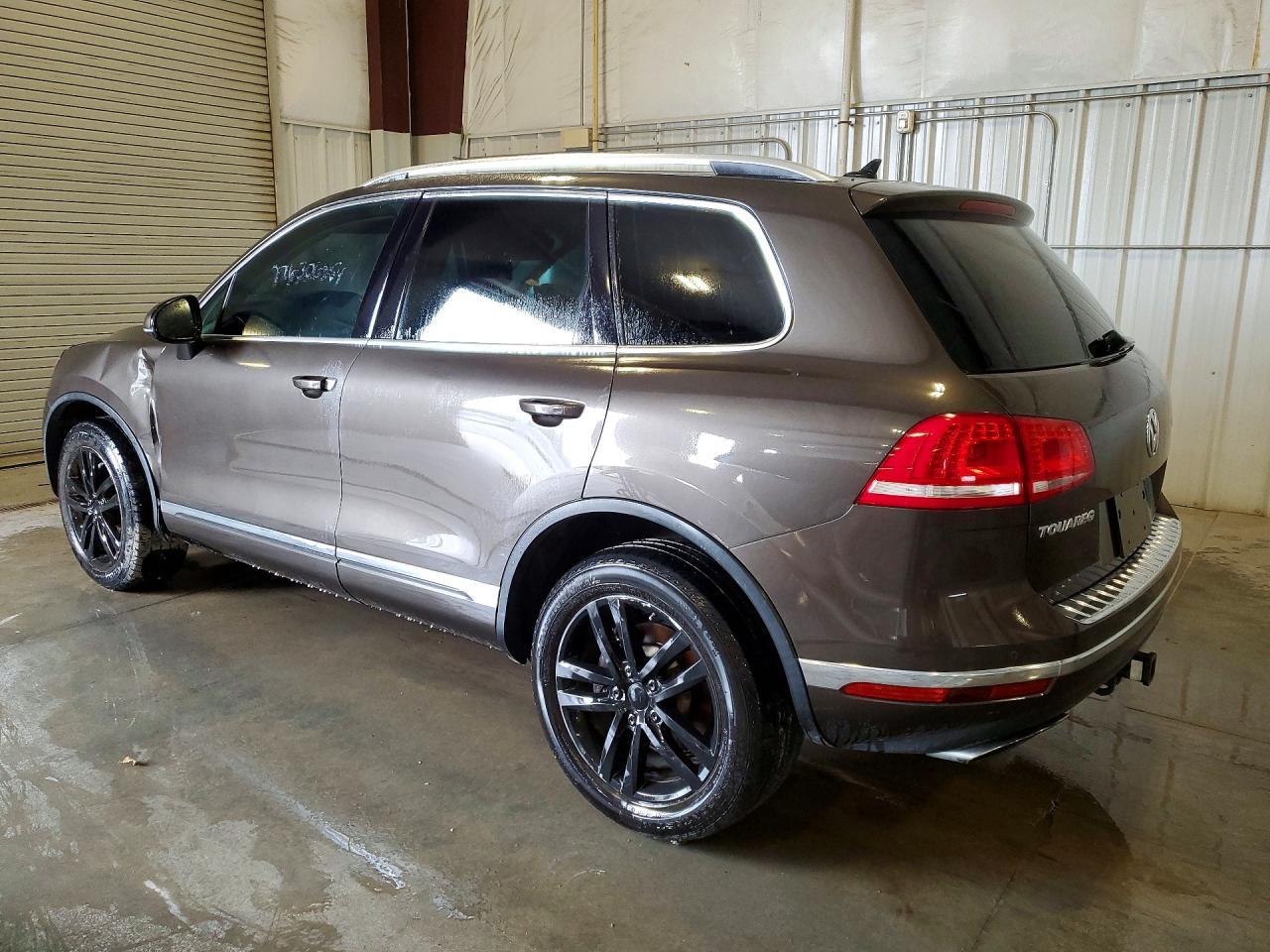 2015 Volkswagen Touareg V6 - Фото 2