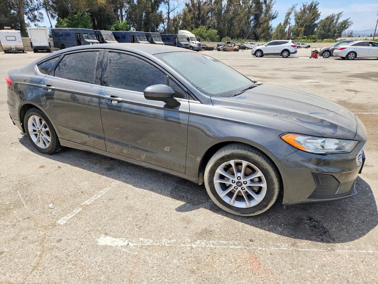 2019 Ford Fusion Se - Фото 4