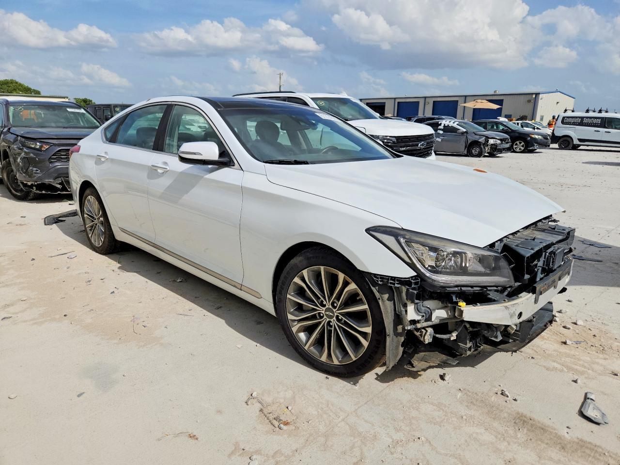 2015 Hyundai Genesis 3.8L - Фото 4