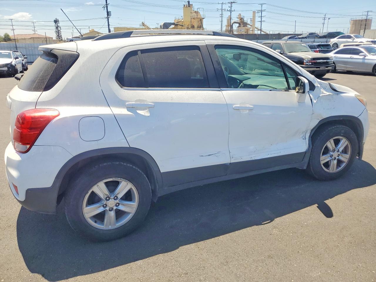 2017 Chevrolet Trax 1Lt - Image 3
