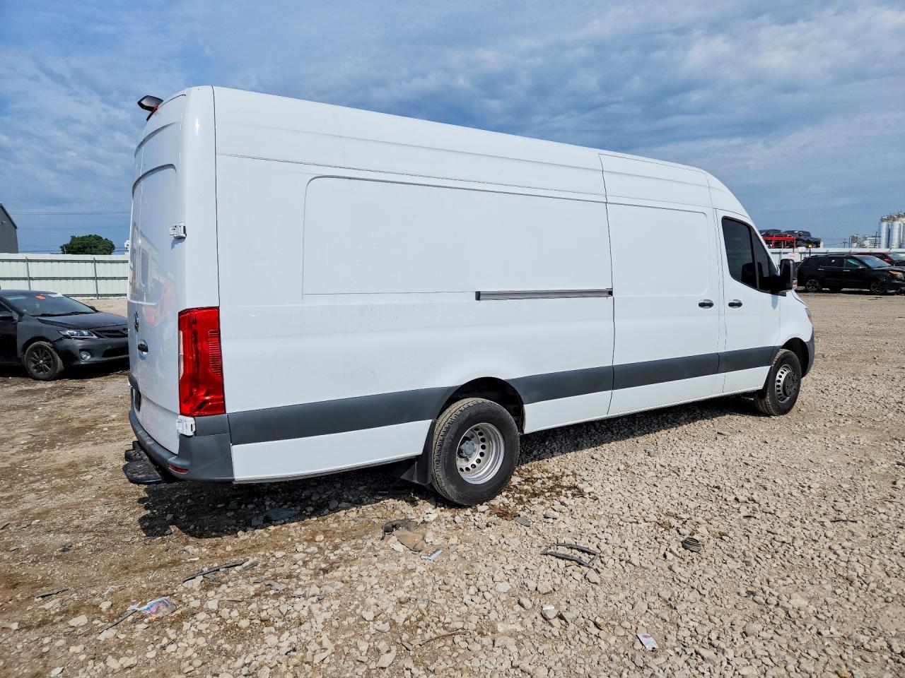 2024 Mercedes-Benz Sprinter 3500 - Фото 3