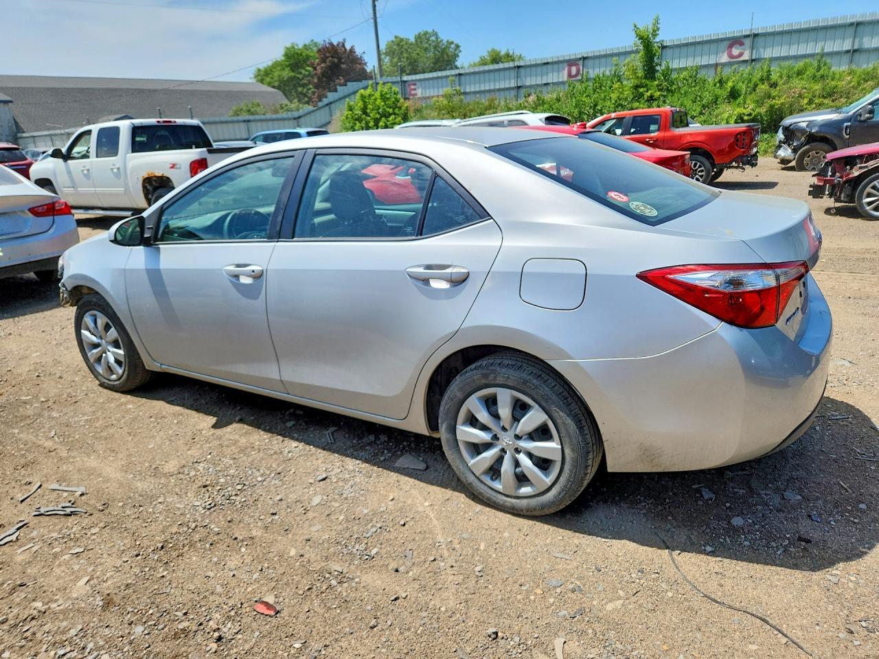 2016 Toyota Corolla Le - Фото 2
