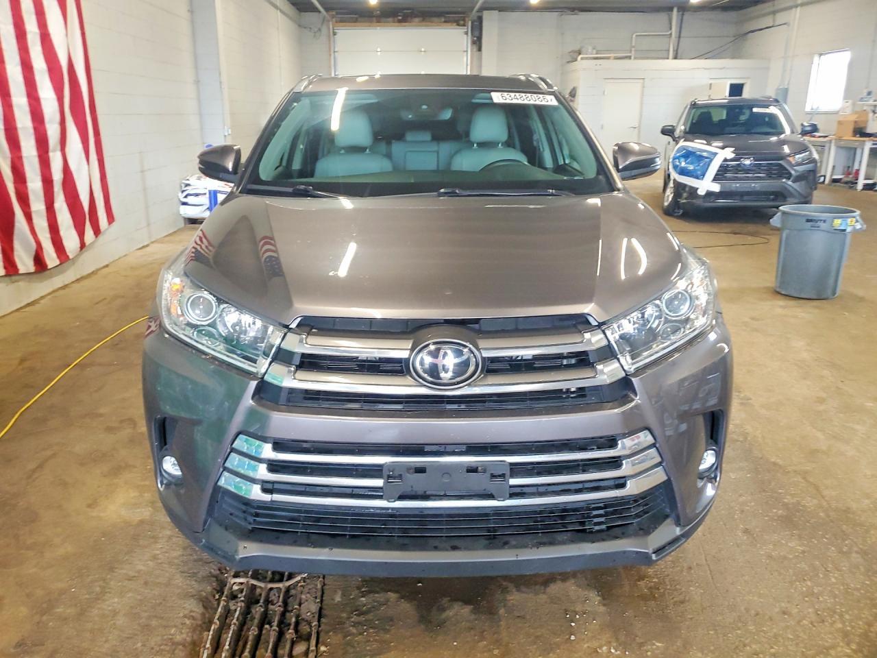 2019 Toyota Highlander Limited - Image 5