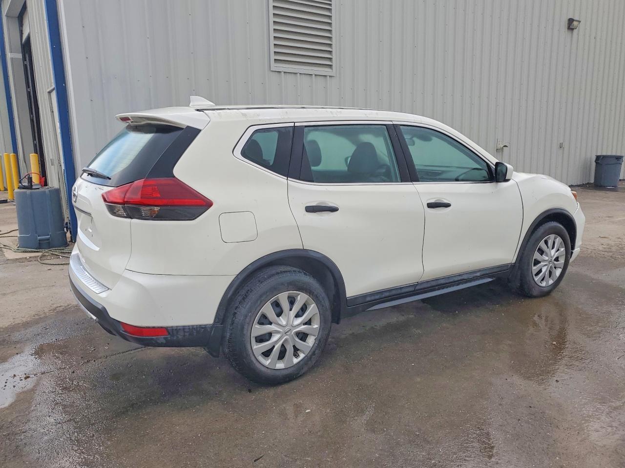 2020 Nissan Rogue S - Фото 3