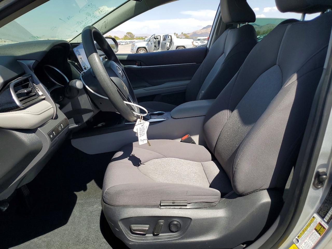 2023 Toyota Camry Le - Фото 7