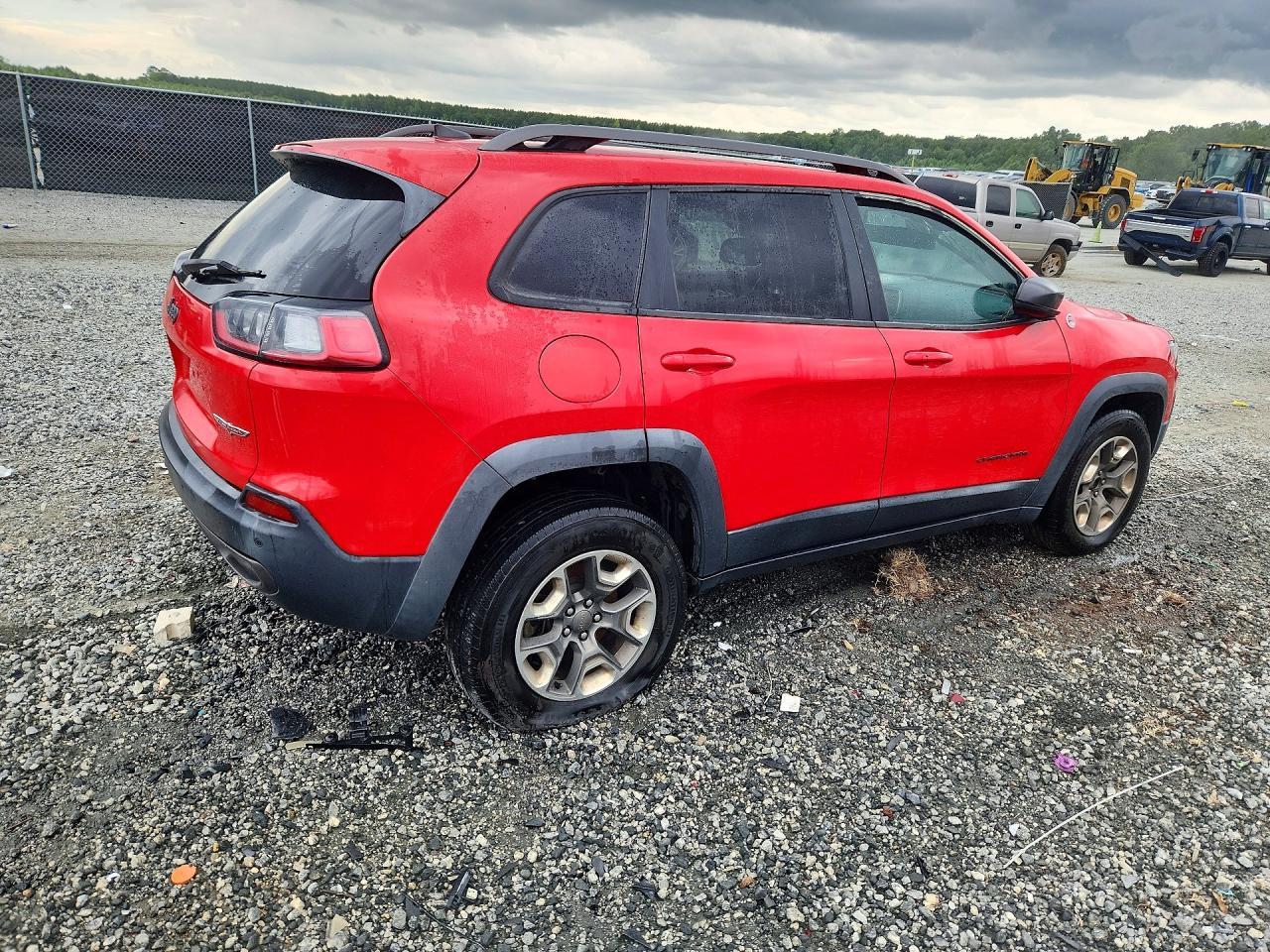 2019 Jeep Cherokee Trailhawk - Image 3