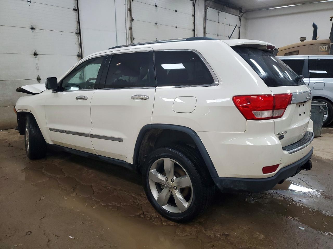 2012 Jeep Grand Cherokee Overland - Image 2
