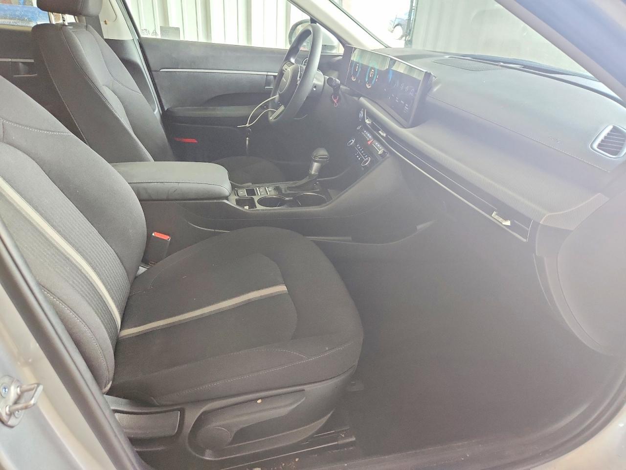 2025 Hyundai Sonata Se - Image 5