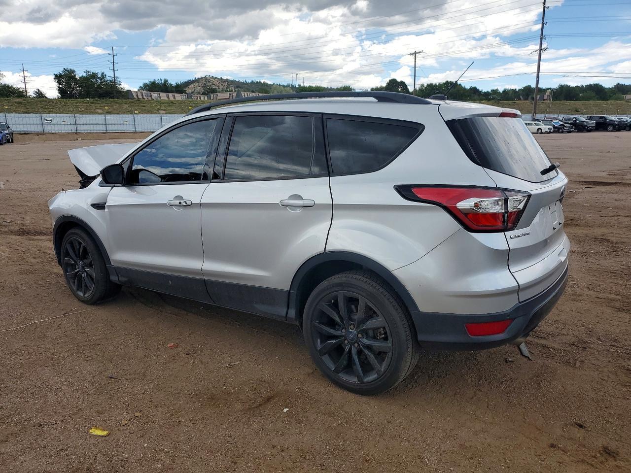 2017 Ford Escape Titanium - Фото 2