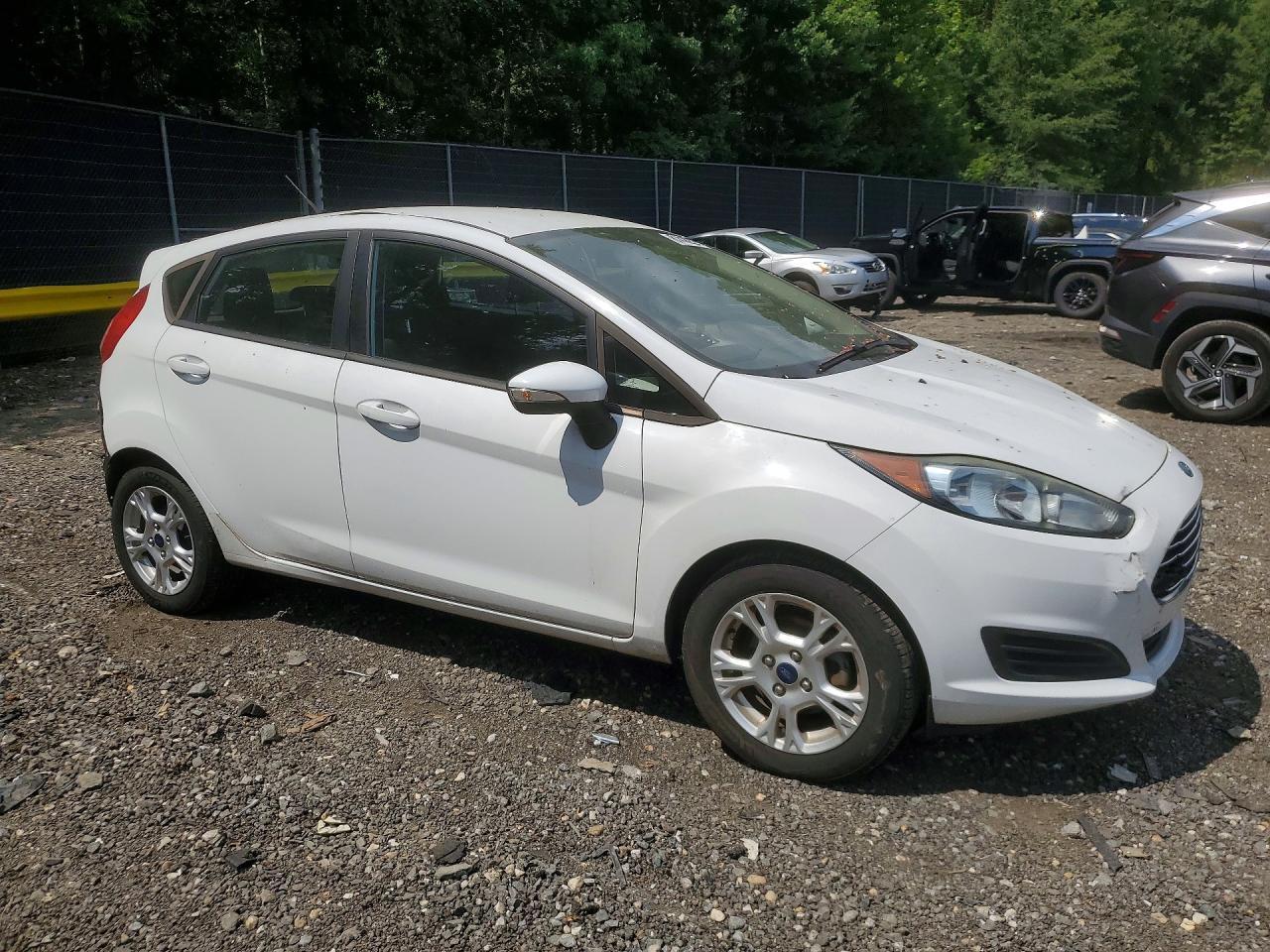 2014 Ford Fiesta Se - Фото 4