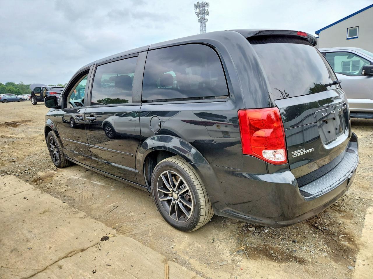 2017 Dodge Grand Caravan Se - Фото 2