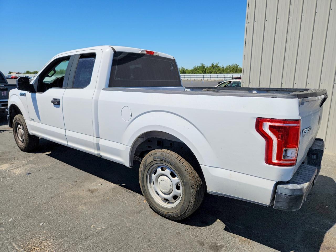 2017 Ford F150 Super Cab - Фото 2