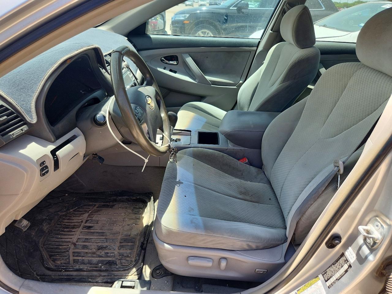 2007 Toyota Camry Le - Image 7