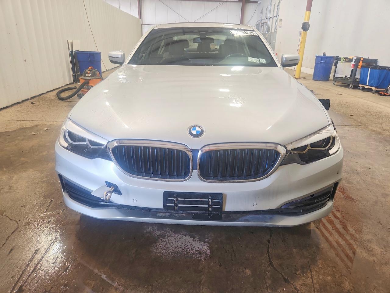 2019 BMW 530Xe - Фото 5