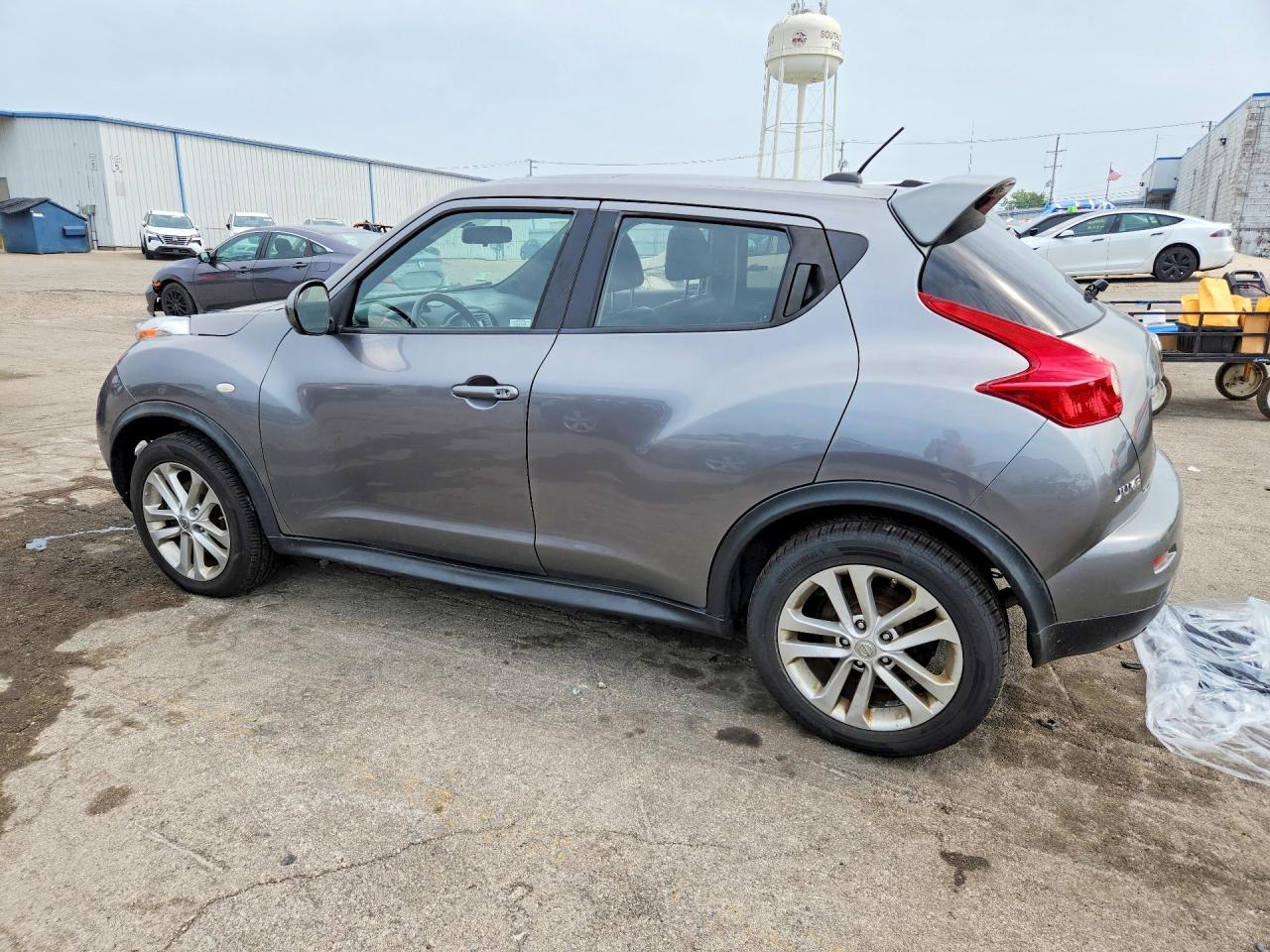 2011 Nissan Juke S - Фото 2