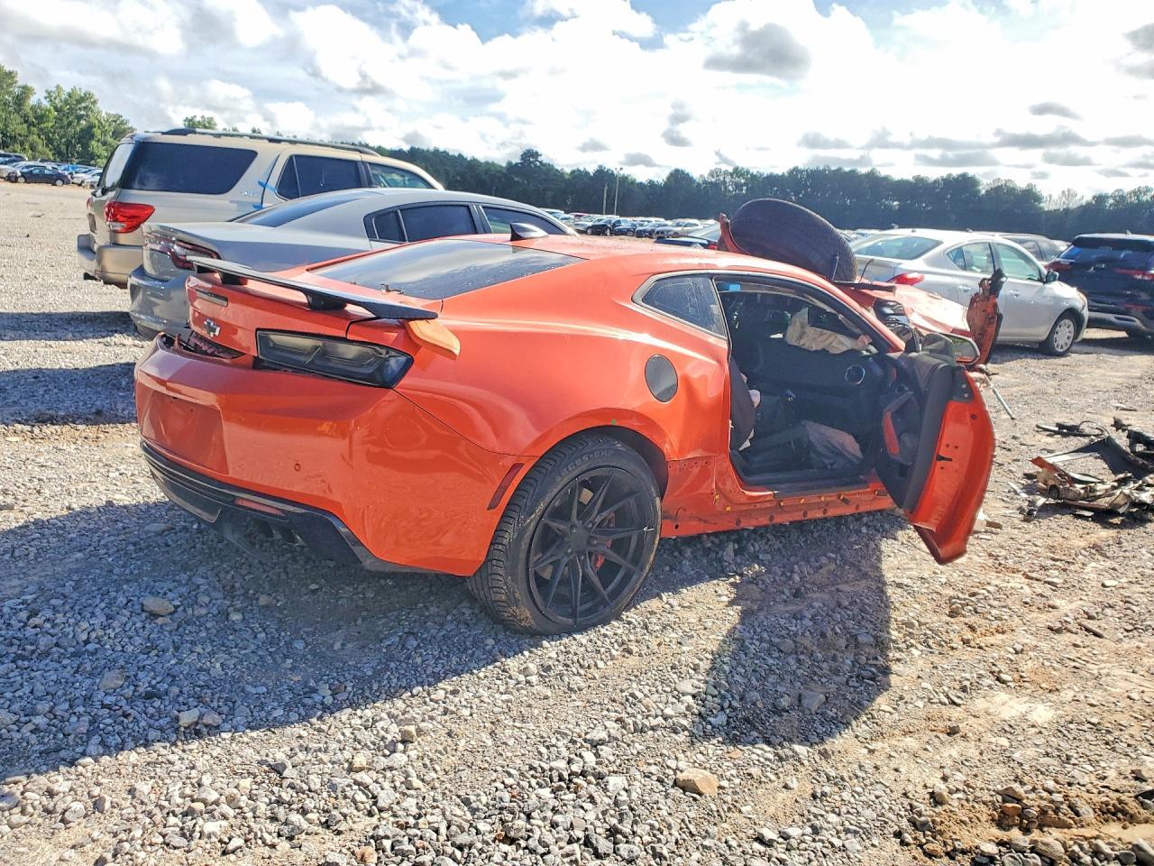 2018 Chevrolet Camaro Ss - Image 3