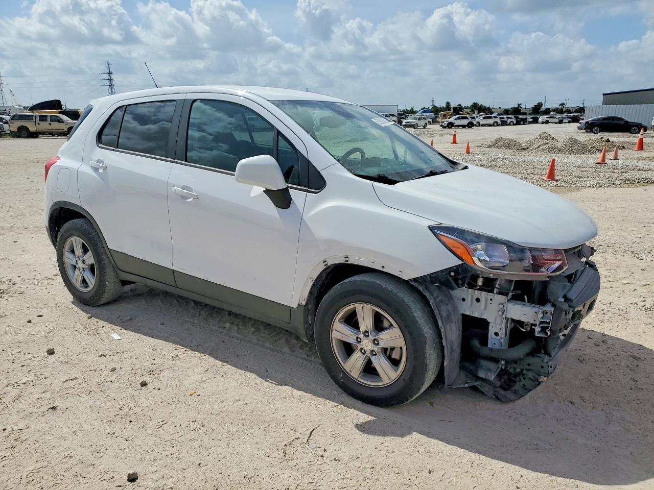 2019 Chevrolet Trax Ls - Image 4