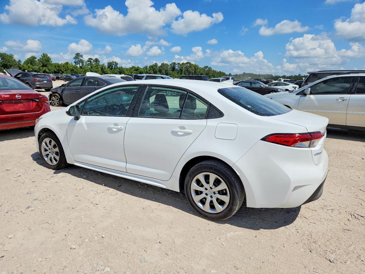2026 Toyota Corolla Le - Фото 2