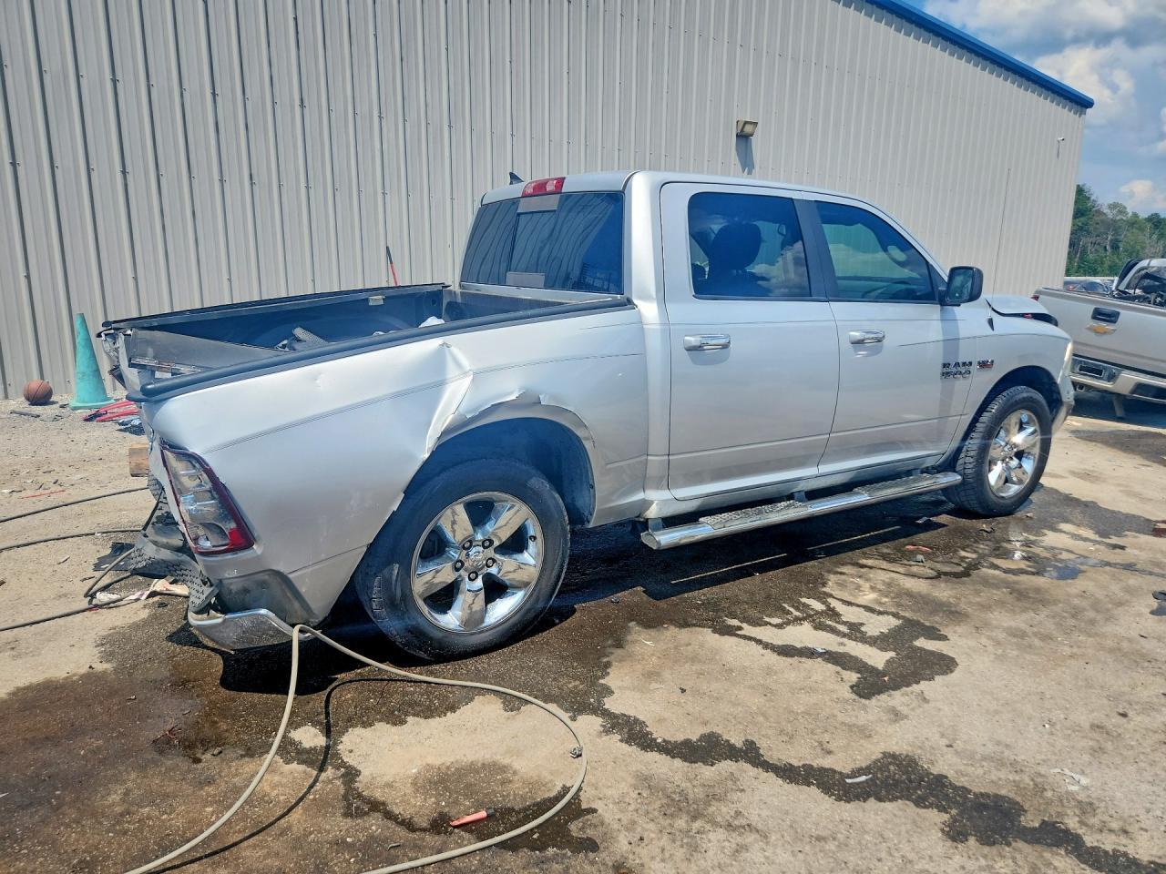 2015 Ram 1500 Slt - Image 3