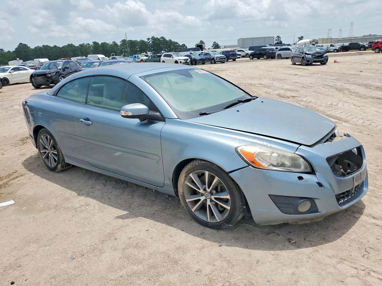 2011 Volvo C70 T5 - Image 4