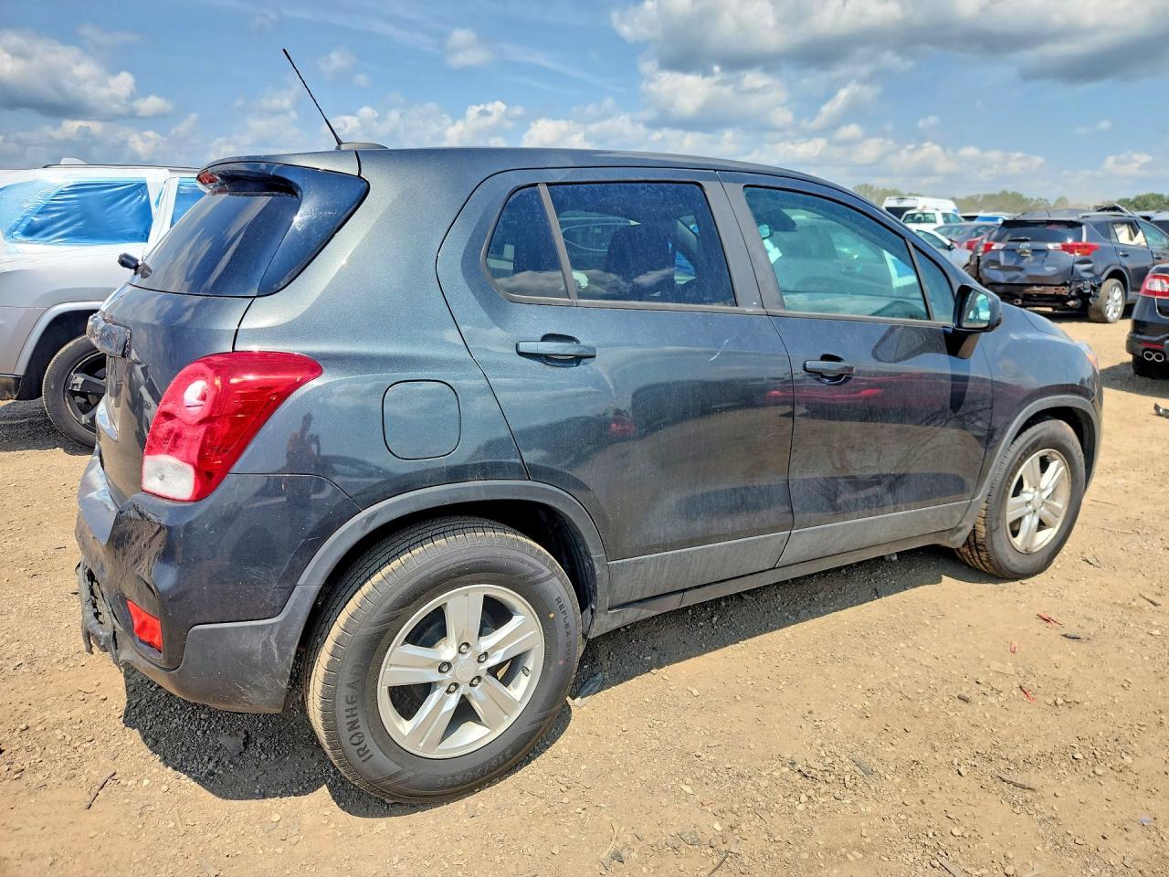 2019 Chevrolet Trax Ls - Image 3