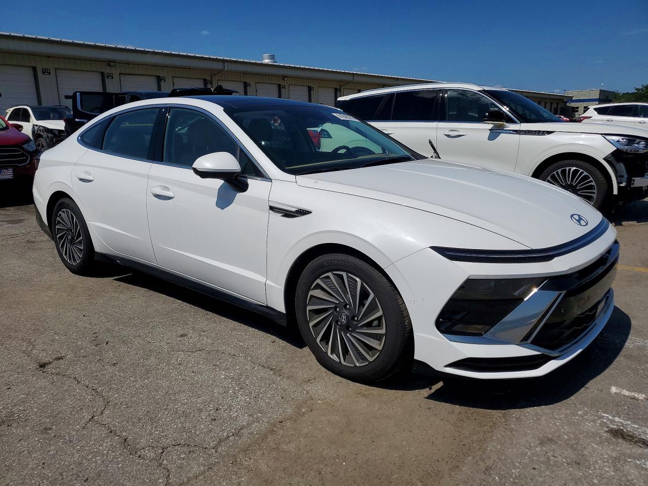 2026 Hyundai Sonata Hybrid Limited - Image 4