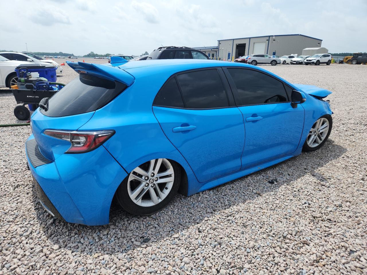 2019 Toyota Corolla Hatchback Se - Image 3