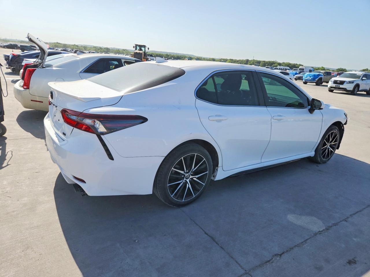 2021 Toyota Camry Se - Image 3