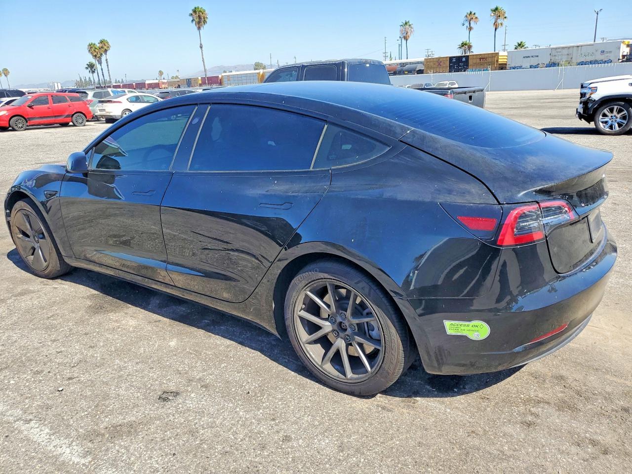 2023 Tesla Model 3 - Фото 2