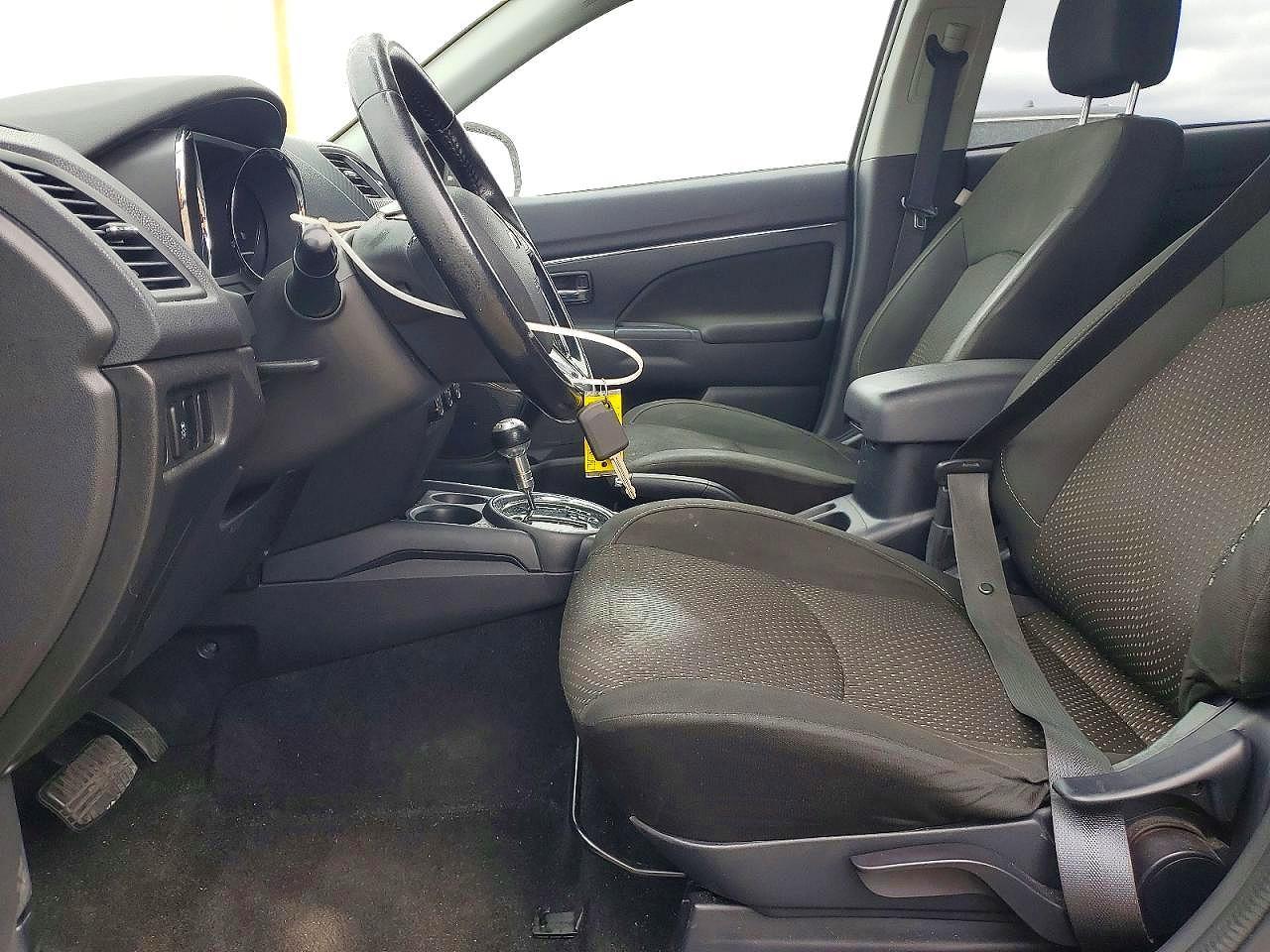 2016 Mitsubishi Outlander Sport Es - Image 7
