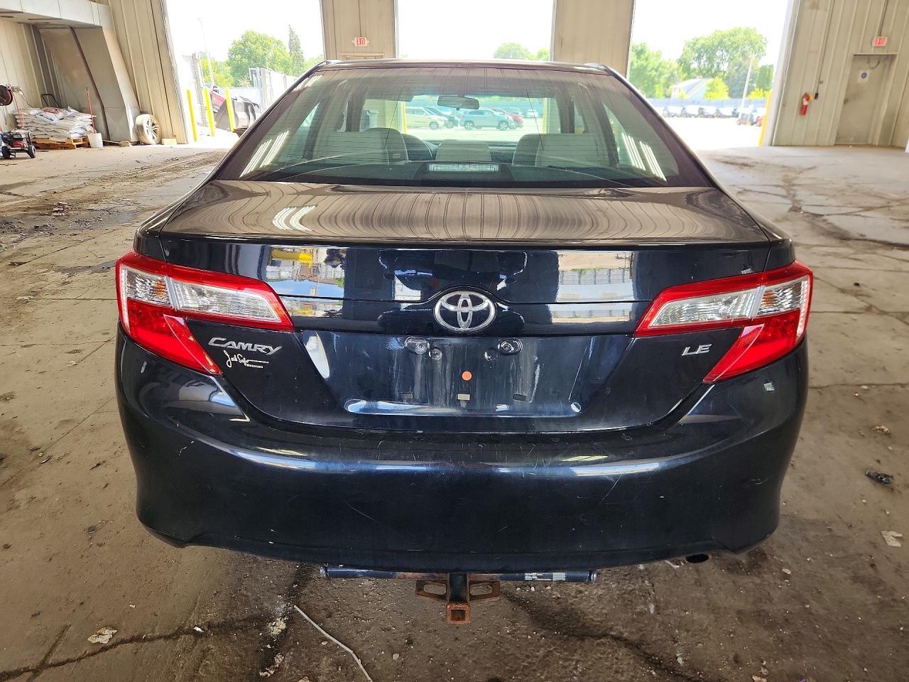 2012 Toyota Camry Le - Фото 6
